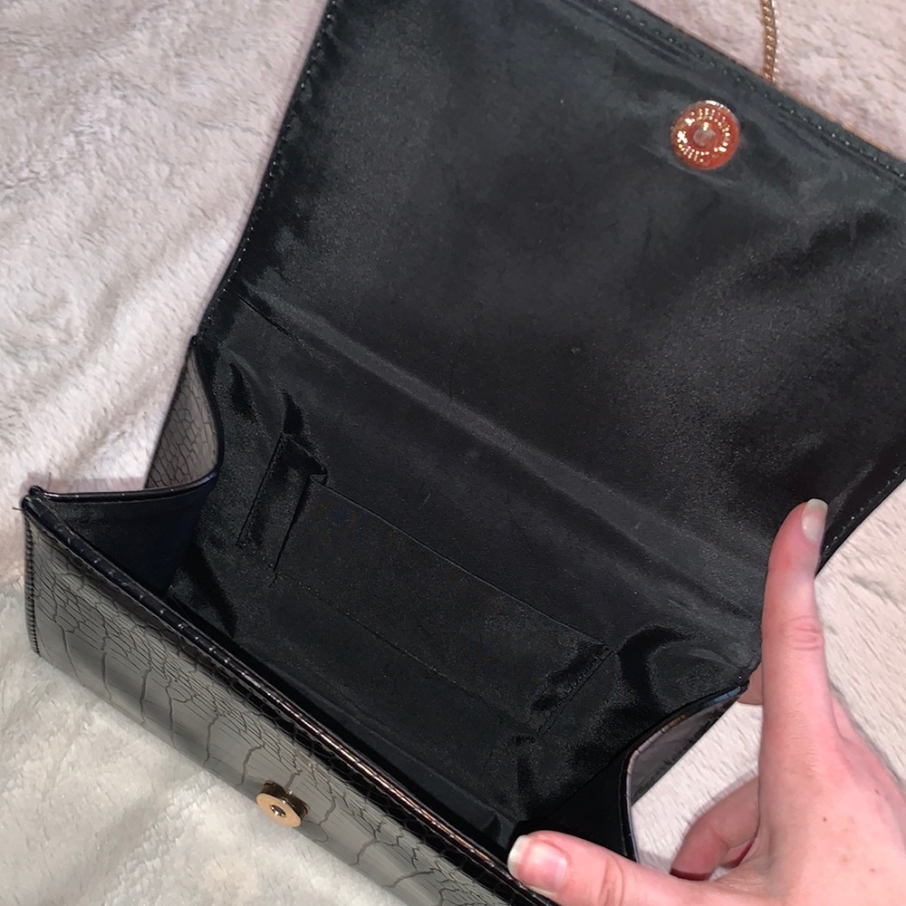 Versatile Croc Patterned Black Purse - image 5